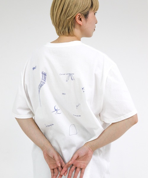 lit(リット)の「Tattoo Back Print TEE(Tシャツ/カットソー・レディース・ブラック/ワイン/ブルー/ライトカーキ・FREE)」の4枚目の写真