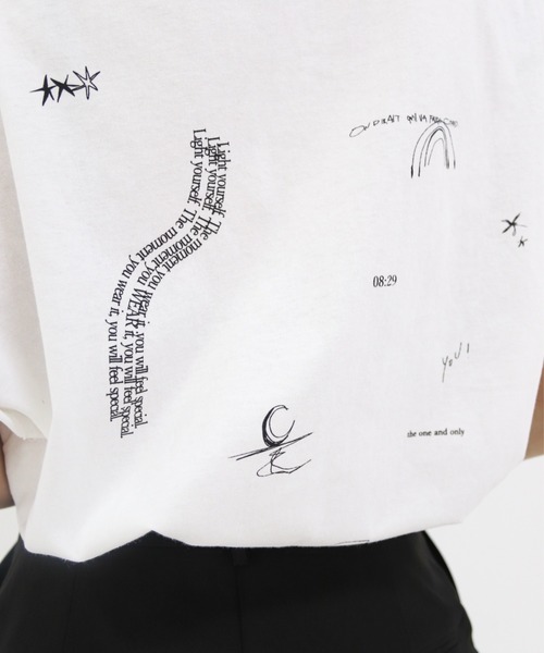 lit(リット)の「Tattoo Back Print TEE(Tシャツ/カットソー・レディース・ブラック/ワイン/ブルー/ライトカーキ・FREE)」の2枚目の写真