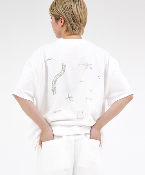 lit(リット)の「Tattoo Back Print TEE(Tシャツ/カットソー・レディース・ブラック/ワイン/ブルー/ライトカーキ・FREE)」の18枚目の写真