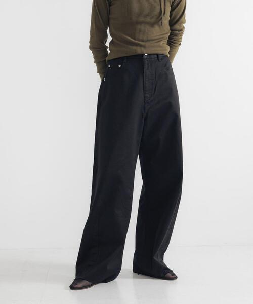 URBAN RESEARCH（アーバンリサーチ）の「コットンサテンカットオフカーブパンツ（その他パンツ・レディース・ベージュ/ブラック・36/38/40）」の15枚目の写真