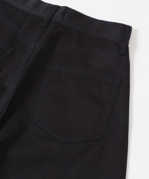 URBAN RESEARCH（アーバンリサーチ）の「コットンサテンカットオフカーブパンツ（その他パンツ・レディース・ベージュ/ブラック・36/38/40）」の4枚目の写真