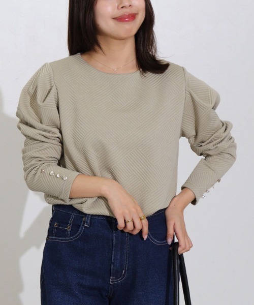Pierrot(ピエロ)の「カットジャカードパフスリーブプルオーバー(Tシャツ/カットソー・レディース・オフホワイト/ブラック/ブルー/グレイッシュベージュ/アイボリー・L/M)」の4枚目の写真