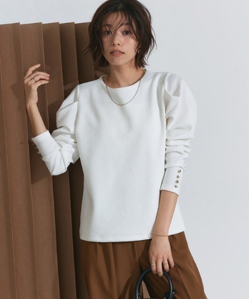 Pierrot(ピエロ)の「カットジャカードパフスリーブプルオーバー(Tシャツ/カットソー・レディース・オフホワイト/ブラック/ブルー/グレイッシュベージュ/アイボリー・L/M)」の6枚目の写真