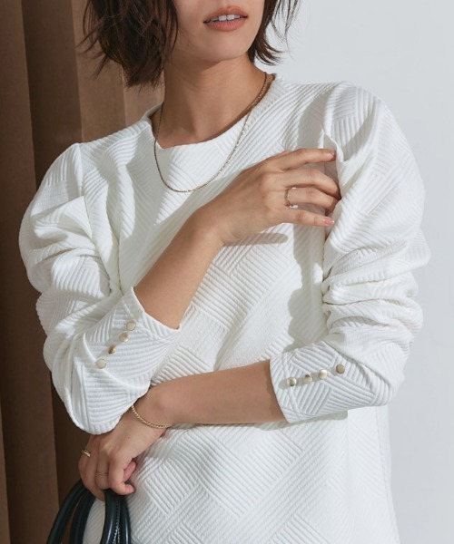 Pierrot(ピエロ)の「カットジャカードパフスリーブプルオーバー(Tシャツ/カットソー・レディース・オフホワイト/ブラック/ブルー/グレイッシュベージュ/アイボリー・L/M)」の7枚目の写真