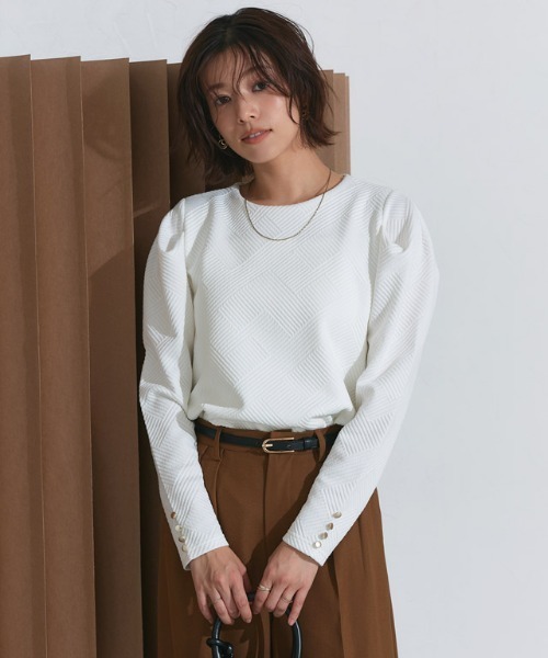 Pierrot(ピエロ)の「カットジャカードパフスリーブプルオーバー(Tシャツ/カットソー・レディース・オフホワイト/ブラック/ブルー/グレイッシュベージュ/アイボリー・L/M)」の8枚目の写真