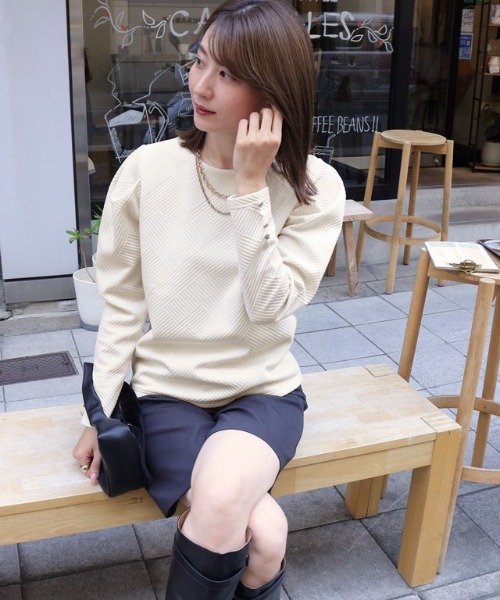 Pierrot(ピエロ)の「カットジャカードパフスリーブプルオーバー(Tシャツ/カットソー・レディース・オフホワイト/ブラック/ブルー/グレイッシュベージュ/アイボリー・L/M)」の20枚目の写真