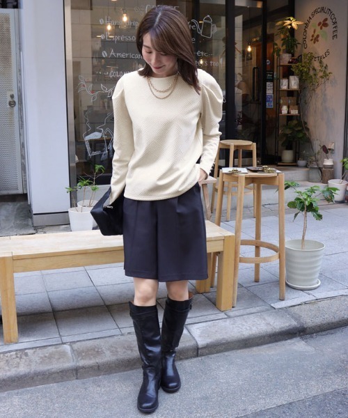 Pierrot(ピエロ)の「カットジャカードパフスリーブプルオーバー(Tシャツ/カットソー・レディース・オフホワイト/ブラック/ブルー/グレイッシュベージュ/アイボリー・L/M)」の21枚目の写真