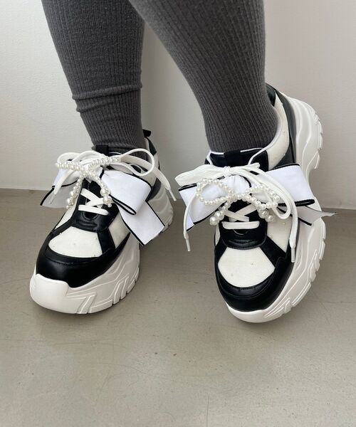 MAJESTIC LEGON（マジェスティックレゴン）の「2WAYリボンビジュースニーカー（スニーカー・レディース・アイボリー/ブラック/ホワイト系その他2・SMALL/MEDIUM/LARGE/X-LARGE）」の20枚目の写真