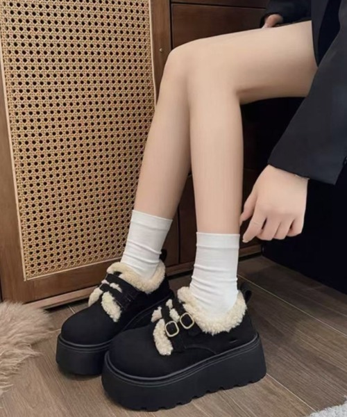 AsRiRe（アスリレイ）の「25aw ボアダブルバックル厚底シューズ（その他シューズ・レディース・ブラック/ベージュ/ブラウン・S/M/L）」の2枚目の写真