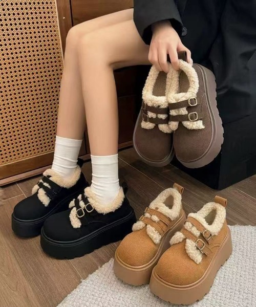 AsRiRe（アスリレイ）の「25aw ボアダブルバックル厚底シューズ（その他シューズ・レディース・ブラック/ベージュ/ブラウン・S/M/L）」の4枚目の写真