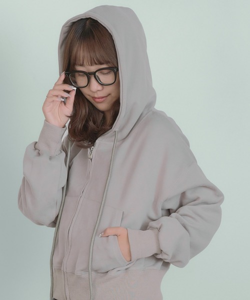 H.TOKYO(エイチトウキョウ)の「【すっきりシルエット】短丈ジップパーカー(パーカー・レディース・ベージュ/ブラック/カーキ・FREE)」の7枚目の写真