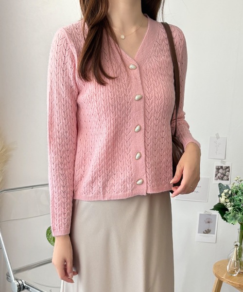 Amulet（アミュレット）の「軽やかに羽織れる一枚◎ ナチュラルなこなれ感 Vネック透かし編みニットカーディガン（カーディガン/ボレロ・レディース・ピンク/ブルー/ホワイト・FREE）」の6枚目の写真