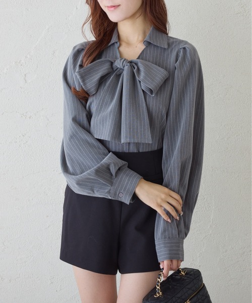 one after another NICE CLAUP（ワンアフターアナザーナイスクラップ）の「取り外し可能/ボウタイブラウス（シャツ/ブラウス・レディース・グレー系その他/ブラック系その他/オフホワイト・FREE）」の3枚目の写真