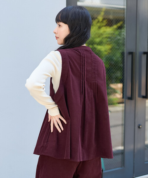 FREAK'S STORE(フリークスストア)の「コーデュロイ ピンタックベスト<セットアップ対応>(ベスト・レディース・ナチュラル/ネイビー/ワインレッド・フリ-)」の18枚目の写真