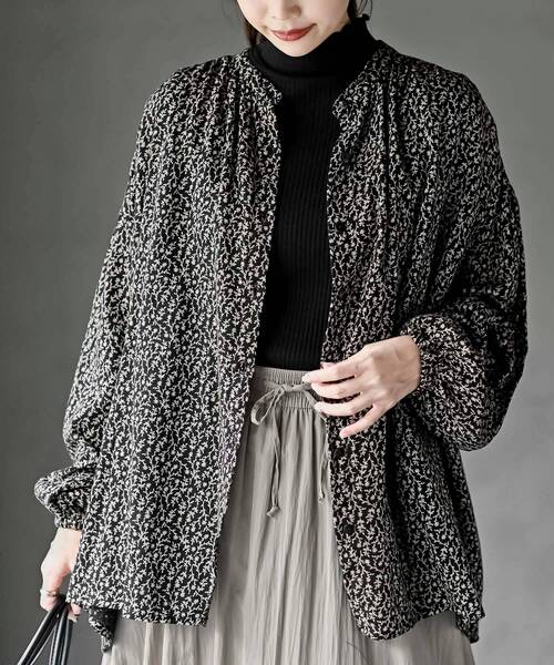 rps（アールピーエス）の「綿レーヨンツイルバンドカラーブラウス（シャツ/ブラウス・レディース・オフホワイト/ブラック/ベージュ・フリー）」の2枚目の写真