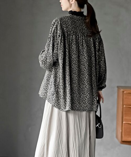 rps（アールピーエス）の「綿レーヨンツイルバンドカラーブラウス（シャツ/ブラウス・レディース・オフホワイト/ブラック/ベージュ・フリー）」の15枚目の写真