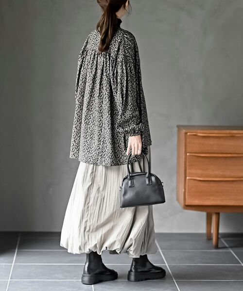 rps（アールピーエス）の「綿レーヨンツイルバンドカラーブラウス（シャツ/ブラウス・レディース・オフホワイト/ブラック/ベージュ・フリー）」の16枚目の写真