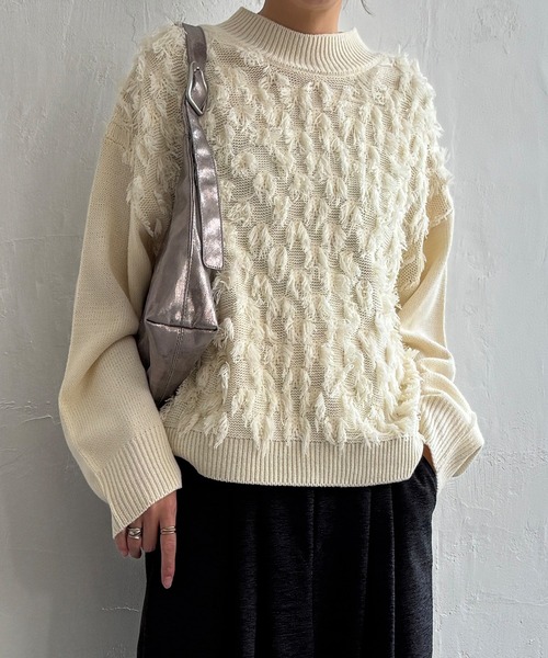 LBC（エルビーシー）の「フリンジニットプルオーバー（ニット/セーター・レディース・チャコール/オフホワイト/ミント・M）」の12枚目の写真