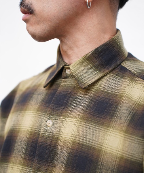 Aphlotus（アプロタス）の「オーバーサイズオンブレチェックシャツ（シャツ/ブラウス・メンズ・ブラウン/ベージュ・LARGE/MEDIUM/SMALL）」の3枚目の写真