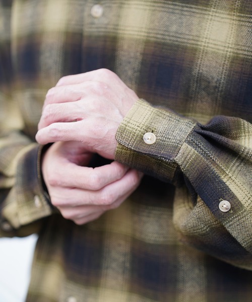 Aphlotus（アプロタス）の「オーバーサイズオンブレチェックシャツ（シャツ/ブラウス・メンズ・ブラウン/ベージュ・LARGE/MEDIUM/SMALL）」の4枚目の写真