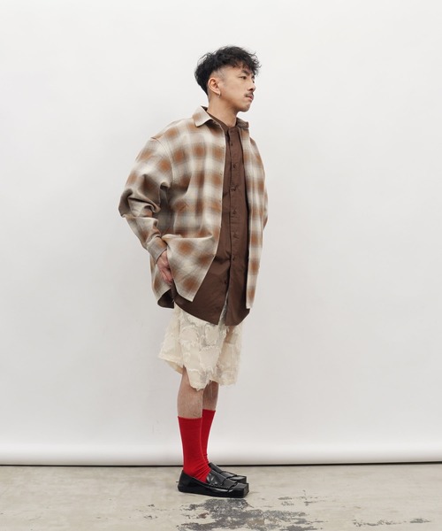 Aphlotus（アプロタス）の「オーバーサイズオンブレチェックシャツ（シャツ/ブラウス・メンズ・ブラウン/ベージュ・LARGE/MEDIUM/SMALL）」の13枚目の写真