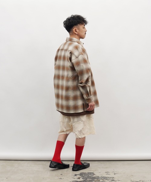 Aphlotus（アプロタス）の「オーバーサイズオンブレチェックシャツ（シャツ/ブラウス・メンズ・ブラウン/ベージュ・LARGE/MEDIUM/SMALL）」の14枚目の写真