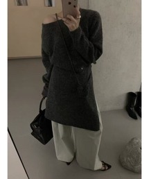 I.O.E（アイオイ）の「ニットトップス＆スカート＆フォンケース3点セット（スーツセット）」