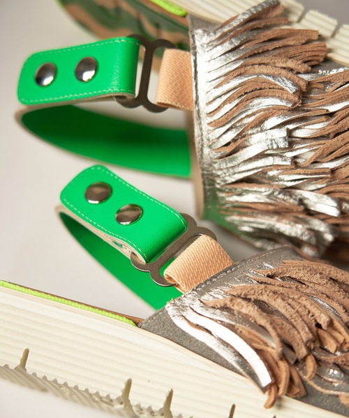 JUCO.（ジュコ）の「あなたのくせっ毛サンダル_Green×White sole（サンダル・レディース・ホワイト×グリーン・22.5cm/23.5cm/24.5cm/25.5cm/26.5cm）」の11枚目の写真