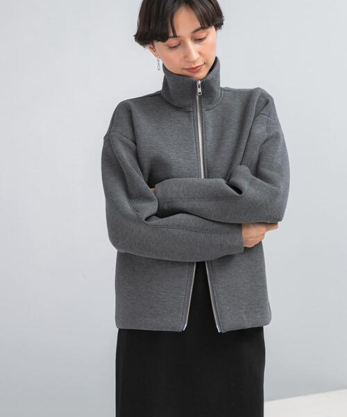 URBAN RESEARCH ROSSO WOMEN(アーバンリサーチ ロッソ)の「『WEB限定』刺繍スタンドダンボールブルゾン(その他アウター・レディース・ブラック/チャコールグレー・FREE)」の5枚目の写真