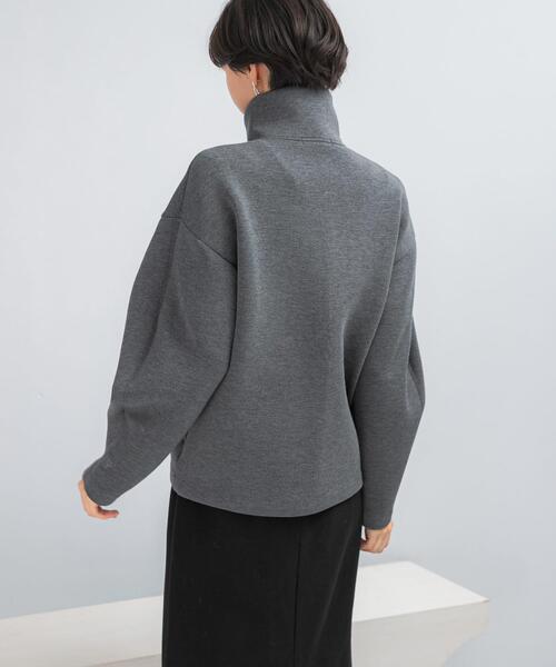 URBAN RESEARCH ROSSO WOMEN(アーバンリサーチ ロッソ)の「『WEB限定』刺繍スタンドダンボールブルゾン(その他アウター・レディース・ブラック/チャコールグレー・FREE)」の4枚目の写真