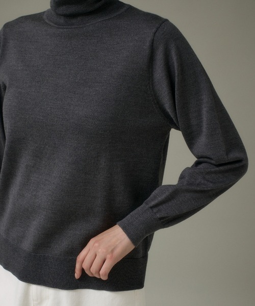 トリーバーチ タートルネック ニット S ダークグレー ロゴ入り ウール100 トリーバーチ タートルネック ニット S ダークグレー ロゴ入り ウール