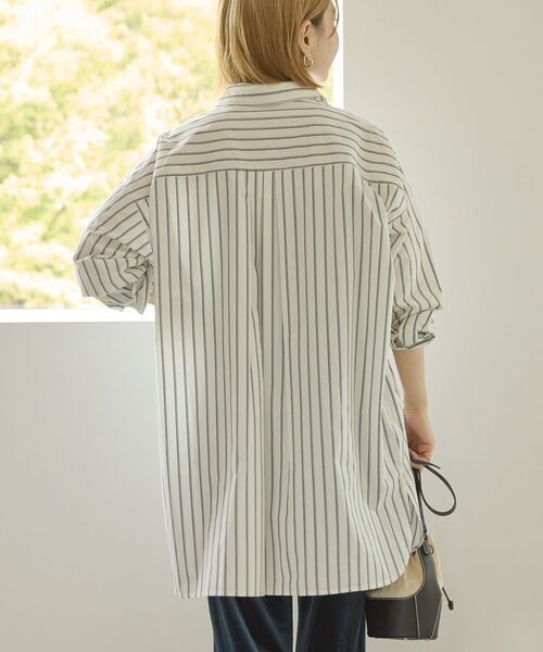 AMERICAN HOLIC(アメリカンホリック)の「イージーケアオーバーチュニックシャツ(シャツ/ブラウス・レディース・ストライプ/チャコールグレー/ブルー系その他4・FREE)」の17枚目の写真