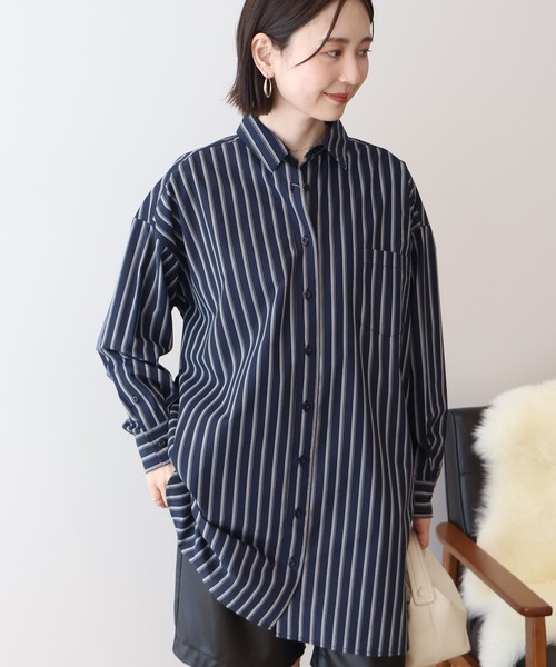 AMERICAN HOLIC(アメリカンホリック)の「イージーケアオーバーチュニックシャツ(シャツ/ブラウス・レディース・ストライプ/チャコールグレー/ブルー系その他4・FREE)」の3枚目の写真