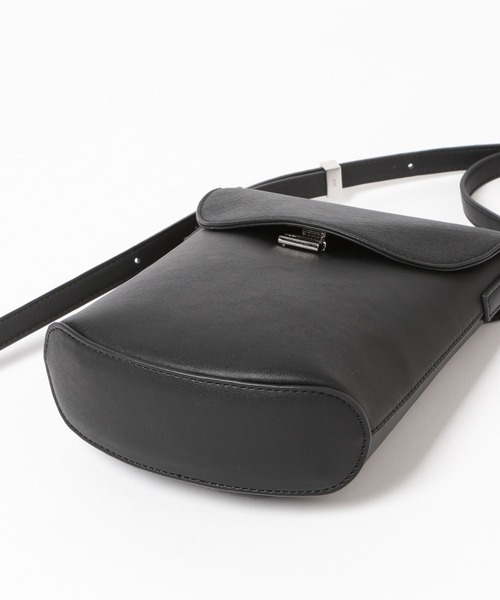 HARE（ハレ）の「ミニマルフラップショルダーBAG(HARE)（ショルダーバッグ・メンズ・ブラック/グレー・FREE）」の6枚目の写真