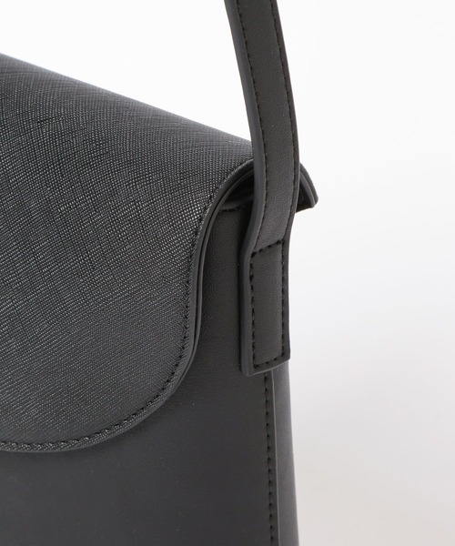 HARE（ハレ）の「ミニマルフラップショルダーBAG(HARE)（ショルダーバッグ・メンズ・ブラック/グレー・FREE）」の7枚目の写真