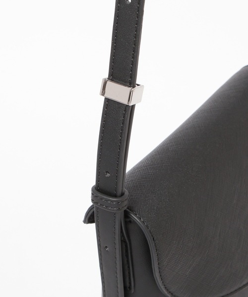 HARE（ハレ）の「ミニマルフラップショルダーBAG(HARE)（ショルダーバッグ・メンズ・ブラック/グレー・FREE）」の8枚目の写真