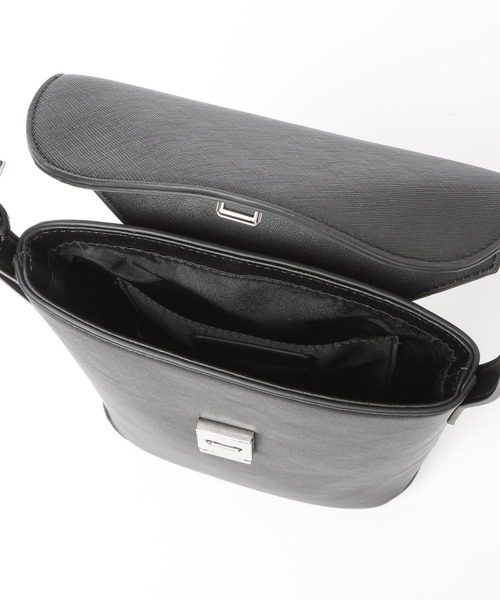HARE（ハレ）の「ミニマルフラップショルダーBAG(HARE)（ショルダーバッグ・メンズ・ブラック/グレー・FREE）」の14枚目の写真