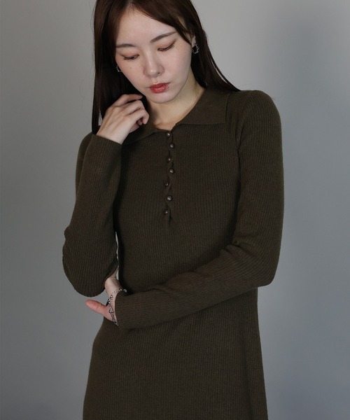 J by blue（ジェイバイブルー）の「ポロリブニットワンピース（ワンピース・レディース・ブラック/チャコールグレー/ベージュ/ブラウン・MEDIUM）」の9枚目の写真