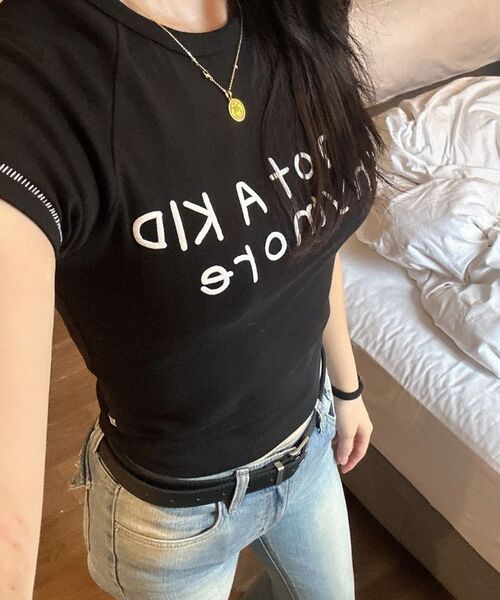 YOUHEE(ユヒ)の「SOLID LETTERING T-SHIRTS BLACK(Tシャツ/カットソー・レディース・その他・FREE)」の7枚目の写真