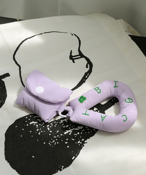 colleca la（コレカラ）の「ペールカラー クッションイヤホンケース（ヘッドフォン/イヤホン・レディース・パープル/ブルー・FREE）」の2枚目の写真