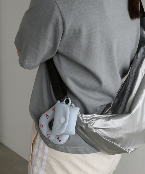 colleca la（コレカラ）の「ペールカラー クッションイヤホンケース（ヘッドフォン/イヤホン・レディース・パープル/ブルー・FREE）」の3枚目の写真