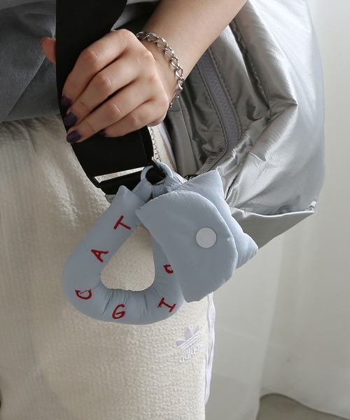 colleca la（コレカラ）の「ペールカラー クッションイヤホンケース（ヘッドフォン/イヤホン・レディース・パープル/ブルー・FREE）」の4枚目の写真