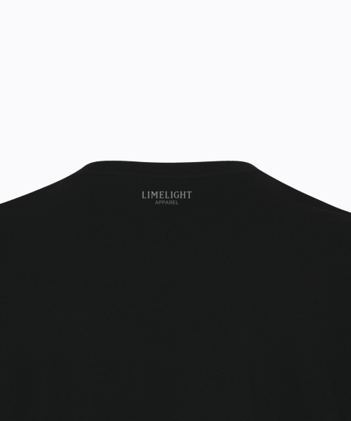 LIMELIGHT APPAREL(ライムライトアパレル)の「アスリットスタンダードフィットバックロゴTシャツ(ブラック/グレー)(Tシャツ/カットソー・メンズ・その他・SMALL/MEDIUM/LARGE/X-LARGE/XX-LARGE)」の2枚目の写真