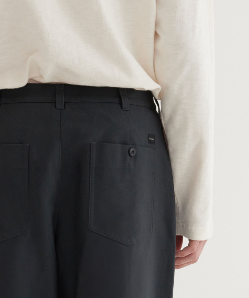 COVERNAT（カバーナット）の「レギュラーバックサテンペインターパンツ ダークカーキ（その他パンツ・レディース・その他・SMALL/MEDIUM/LARGE/X-LARGE）」の8枚目の写真