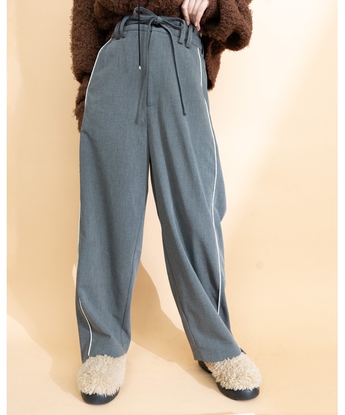 MIDVEIN(ミッドヴェイン)の「Side line curve pants(スラックス・レディース・チャコールグレー/ブラック/ブラウン・FREE)」の3枚目の写真