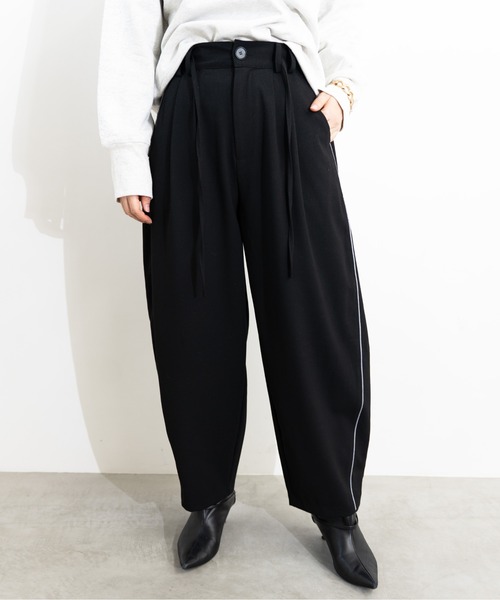 MIDVEIN(ミッドヴェイン)の「Side line curve pants(スラックス・レディース・チャコールグレー/ブラック/ブラウン・FREE)」の2枚目の写真