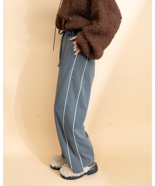 MIDVEIN(ミッドヴェイン)の「Side line curve pants(スラックス・レディース・チャコールグレー/ブラック/ブラウン・FREE)」の12枚目の写真