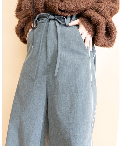 MIDVEIN(ミッドヴェイン)の「Side line curve pants(スラックス・レディース・チャコールグレー/ブラック/ブラウン・FREE)」の14枚目の写真