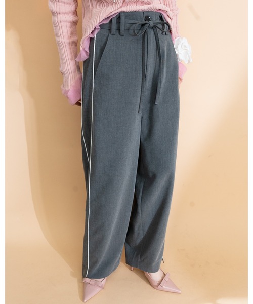 MIDVEIN(ミッドヴェイン)の「Side line curve pants(スラックス・レディース・チャコールグレー/ブラック/ブラウン・FREE)」の6枚目の写真