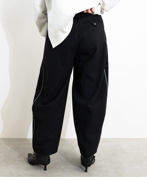 MIDVEIN(ミッドヴェイン)の「Side line curve pants(スラックス・レディース・チャコールグレー/ブラック/ブラウン・FREE)」の7枚目の写真